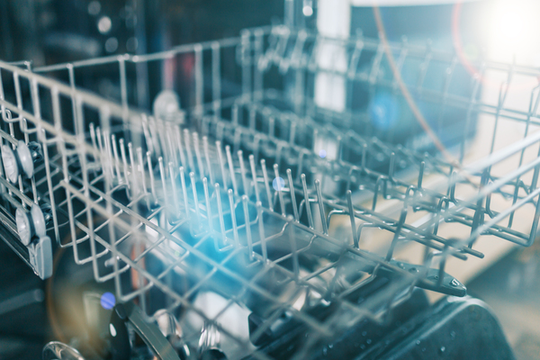 Zmywarka pełna naczyń