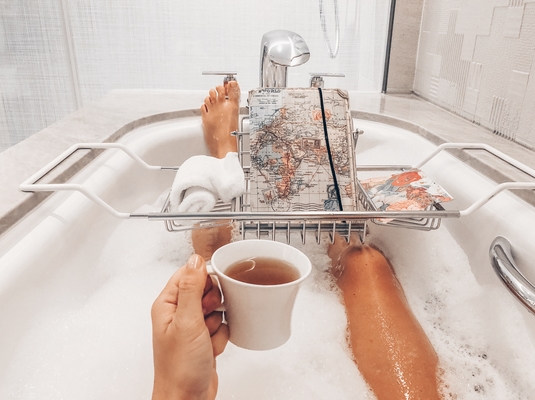 Kąpiel z pianą Kobieta w kąpieli